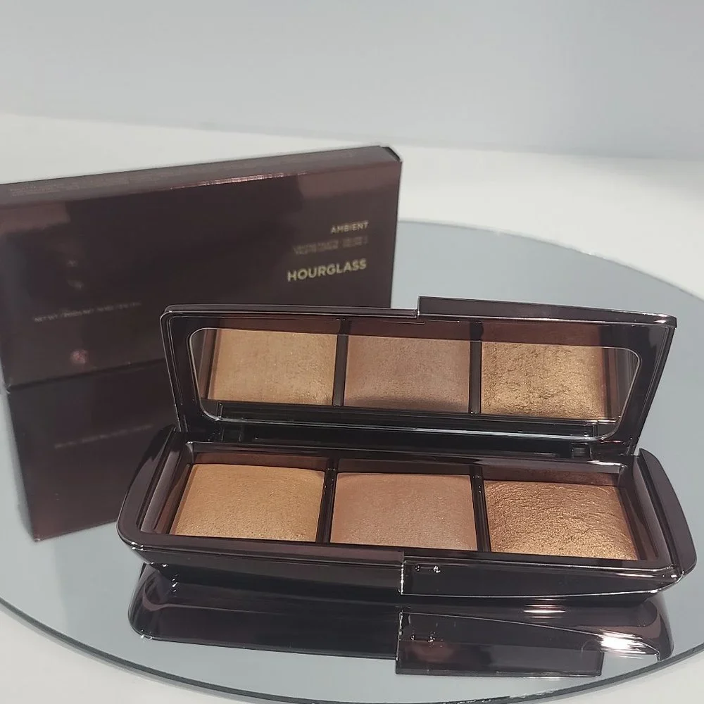 NIB ✅ HOURGLASS (VOLUME III) Ambient Lighting Palette Volume III ✨ BNIB